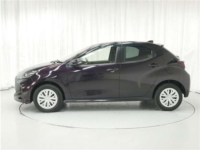 ヤリス1.5 ハイブリッド X E-Four 4WD