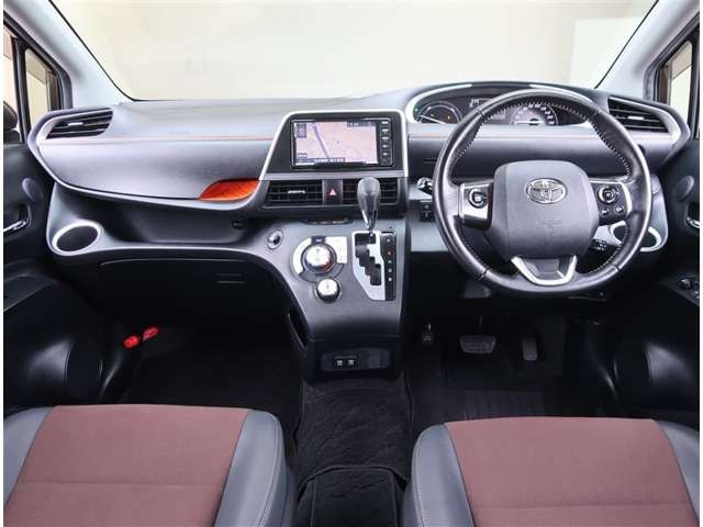 シエンタハイブリッド 1.5 G クエロ