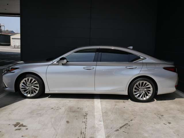 ES300h バージョンL