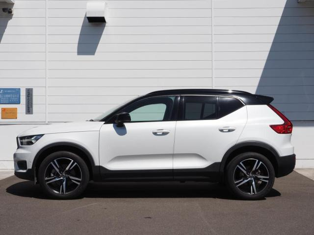 XC40B4 AWD Rデザイン 4WD