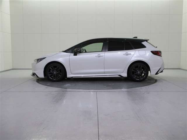 カローラツーリング1.8 ハイブリッド W×B