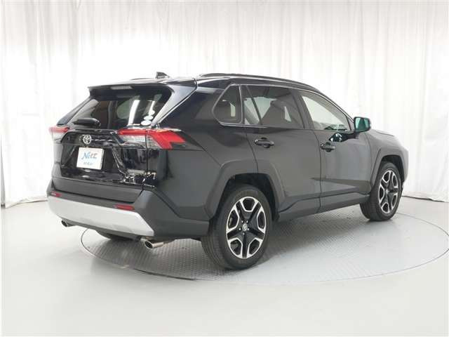 RAV42.0 アドベンチャー 4WD