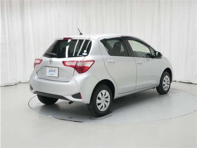 ヴィッツ1.3 F 4WD