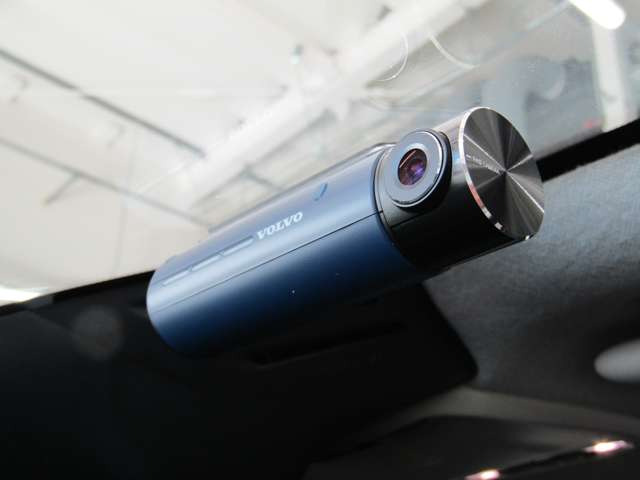 XC40B4 モメンタム