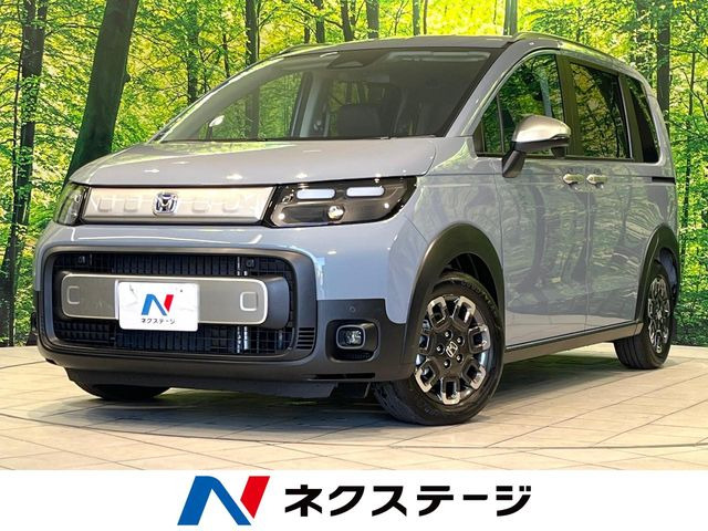 フリード1.5 e:HEV クロスター