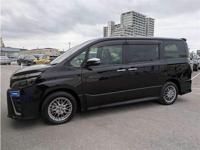 ヴォクシー1.8 ハイブリッド ZS 煌III