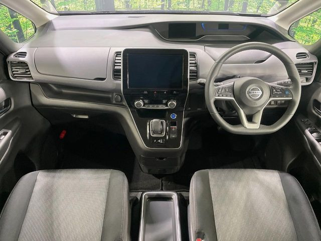 セレナ1.2 e-POWER ハイウェイスターV