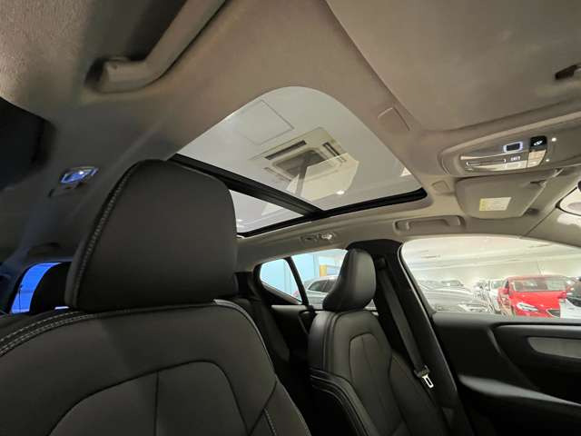 XC40ウルトラ B4 AWD 4WD