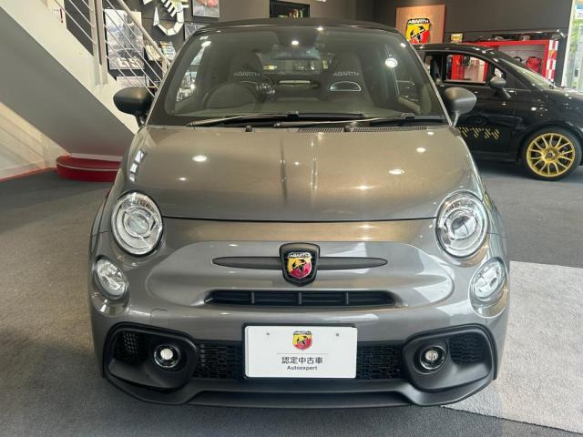 アバルト695Cツーリズモ