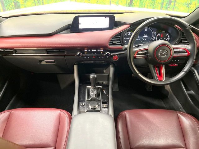 MAZDA3ファストバック1.8 XD バーガンディ セレクション