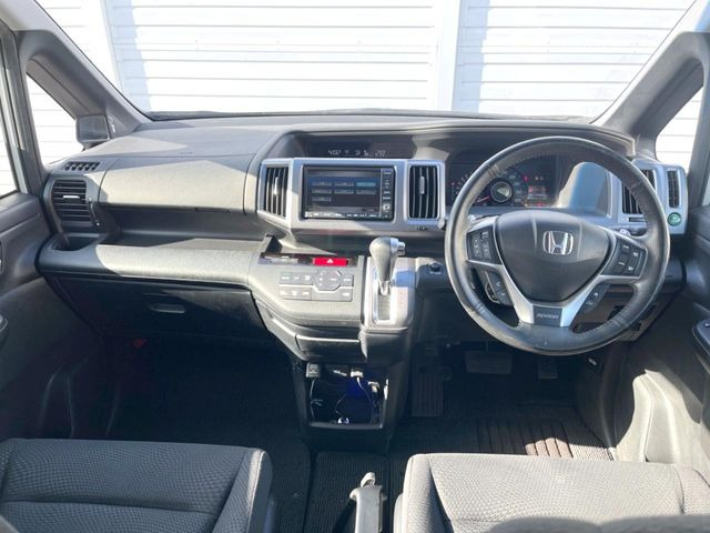 ステップワゴン2.0 スパーダ Z インターナビ セレクション