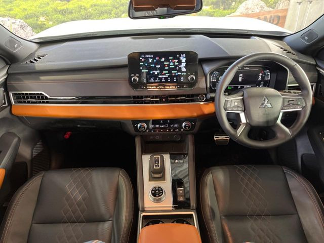 アウトランダーPHEV 2.4 P 4WD