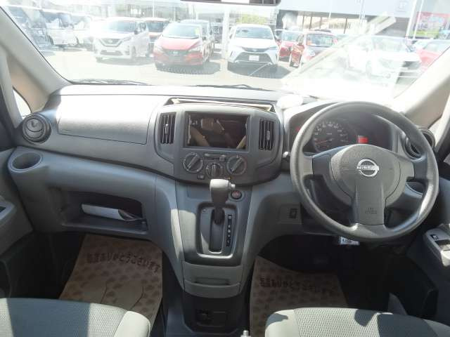 NV200バネットバン1.6 DX