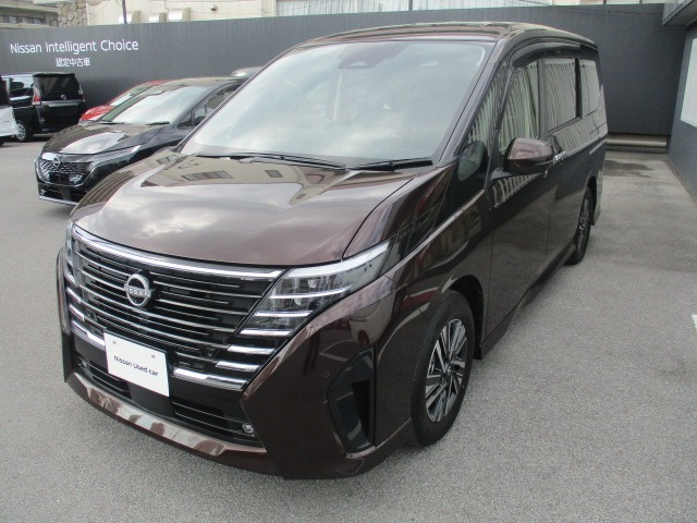 セレナ1.4 e-POWER ハイウェイスターV