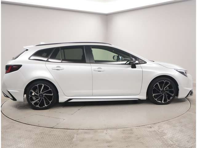 カローラツーリング1.8 ハイブリッド W×B