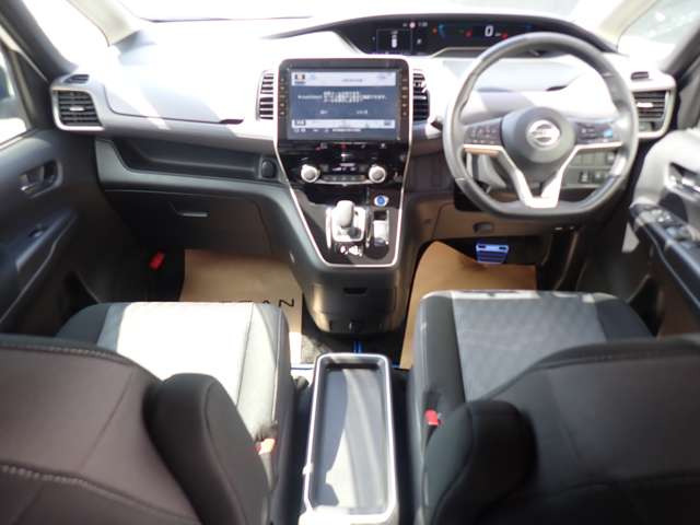 セレナ1.2 e-POWER ハイウェイスターV