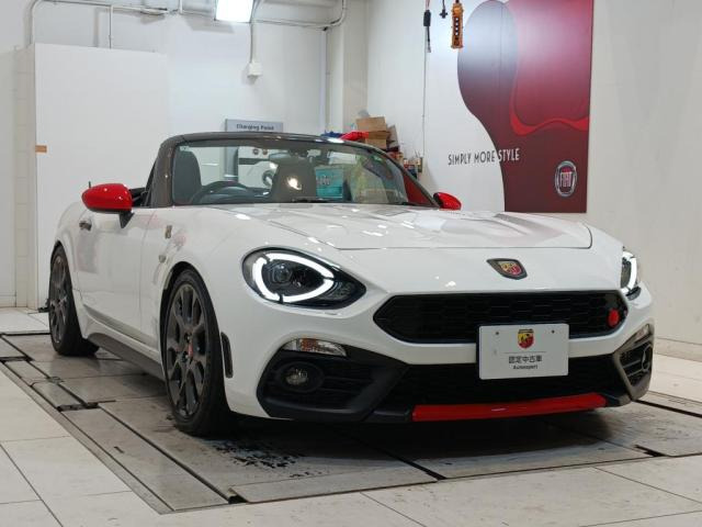 アバルト124スパイダー1.4