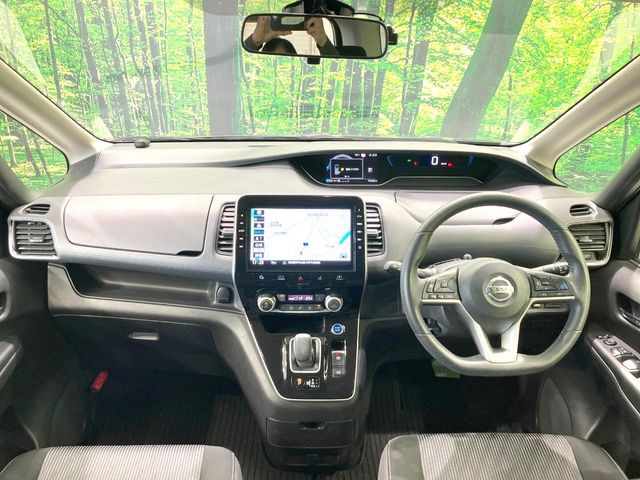 セレナ1.2 e-POWER ハイウェイスターV