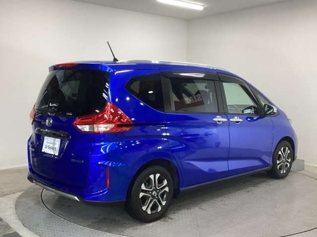 フリード1.5 ハイブリッド クロスター