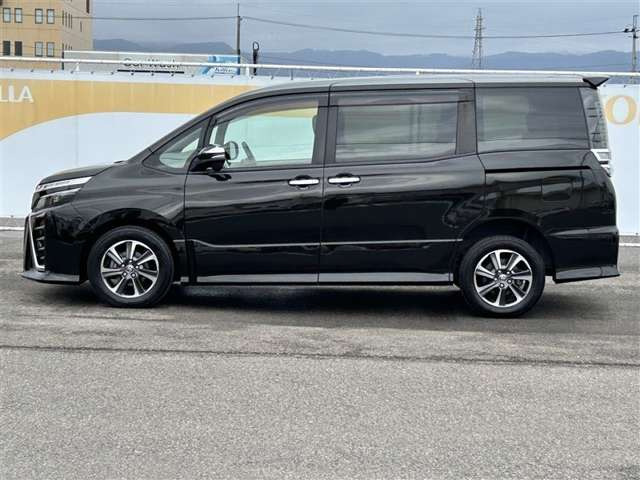 ヴォクシー2.0 ZS 煌III 4WD