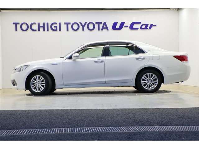 クラウンハイブリッド 2.5 ロイヤルサルーン