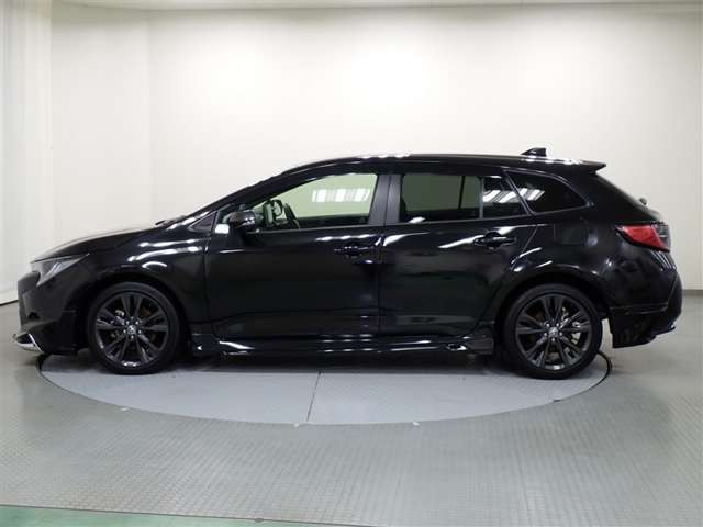 カローラツーリング1.8 ハイブリッド W×B