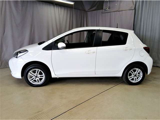 ヴィッツ1.3 F 4WD