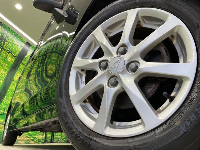 �y14�C���`�A���~�z�C�[���z�O�ςɃ}�b�`�����A���~�z�C�[���𑕒����Ă���܂��B�e��A���~�z�C�[����A�X�^�b�h���X�^�C�����戵�����Ă���܂��B���񂲑��k����������