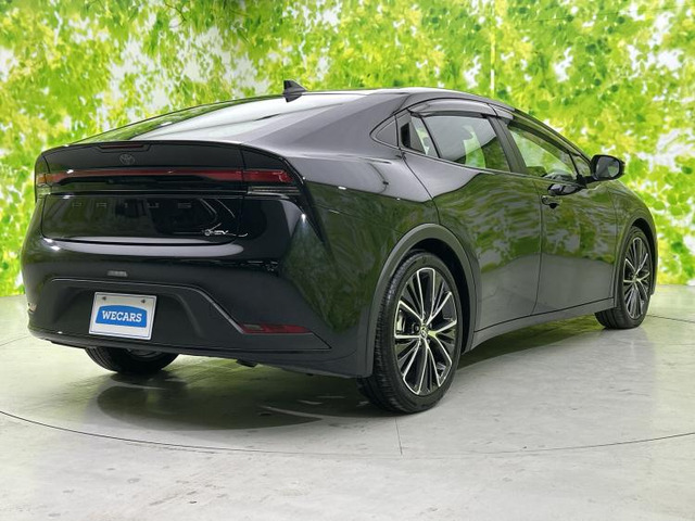 プリウス2.0 G E-Four 4WD