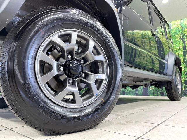�y����15�C���`�A���~�z�C�[���z�O�ςɃ}�b�`���������A���~�z�C�[���𑕒����Ă���܂��B�e��ЊO�A���~�z�C�[����A�X�^�b�h���X�^�C�����戵�����Ă���܂��B���񂲑��k����������