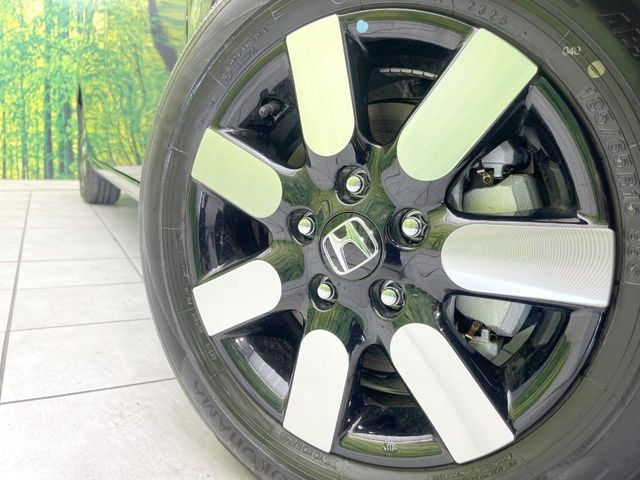 �y����15�C���`�A���~�z�C�[���z�O�ςɃ}�b�`���������A���~�z�C�[���𑕒����Ă���܂��B�e��ЊO�A���~�z�C�[����A�X�^�b�h���X�^�C�����戵�����Ă���܂��B���񂲑��k����������
