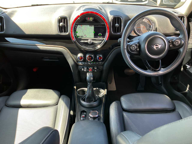 ミニクロスオーバークーパー D オール4 4WD