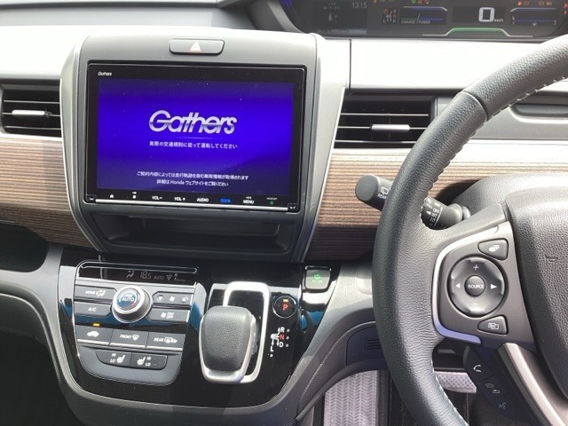 フリード1.5 ハイブリッド クロスター