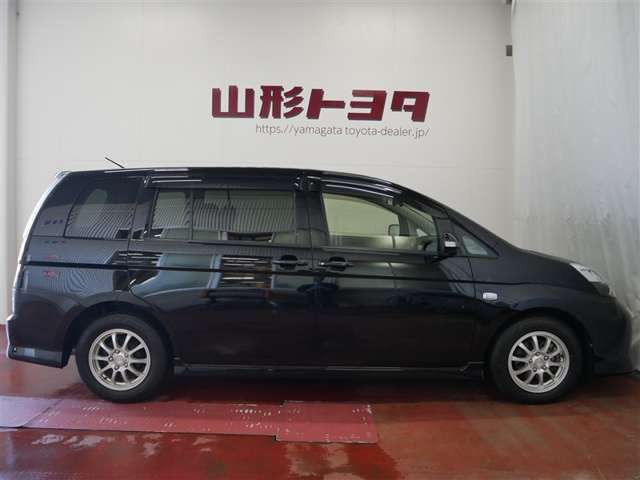 アイシス1.8 プラタナ