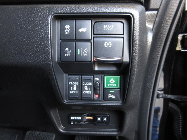 オデッセイ2.0 e:HEV アブソルート EX