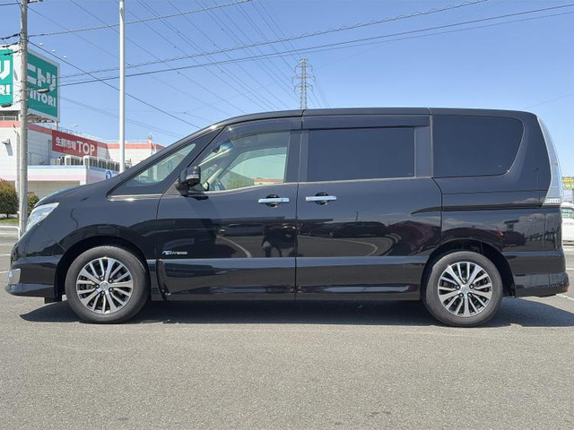 セレナ2.0 ハイウェイスター S-HYBRID アドバンスドセーフティパッケージ