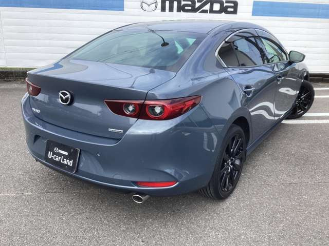 MAZDA3セダン