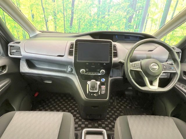 セレナ1.2 e-POWER ハイウェイスターV