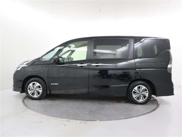 セレナ1.2 e-POWER ハイウェイスターV