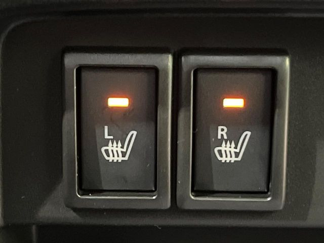 【シートヒーター】寒い日に重宝するシートヒーター!エアコンより早く温まってくれるので寒がりの人も安心ですね♪エアコンの温風は乾燥するから苦手、という方にもをおすすめです。