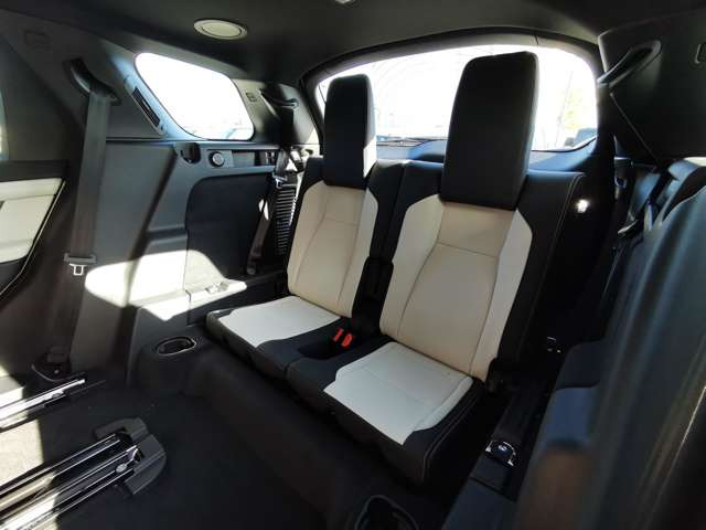 ディスカバリースポーツダイナミック SE 2.0L D200 5+2シート ディーゼル 4WD