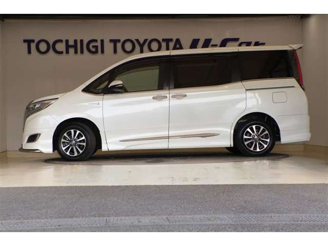 エスクァイアハイブリッド1.8 Gi プレミアムパッケージ ブラックテイラード