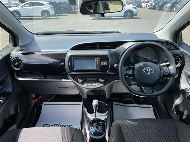 ヴィッツ1.5 ハイブリッド F セーフティ エディションIII