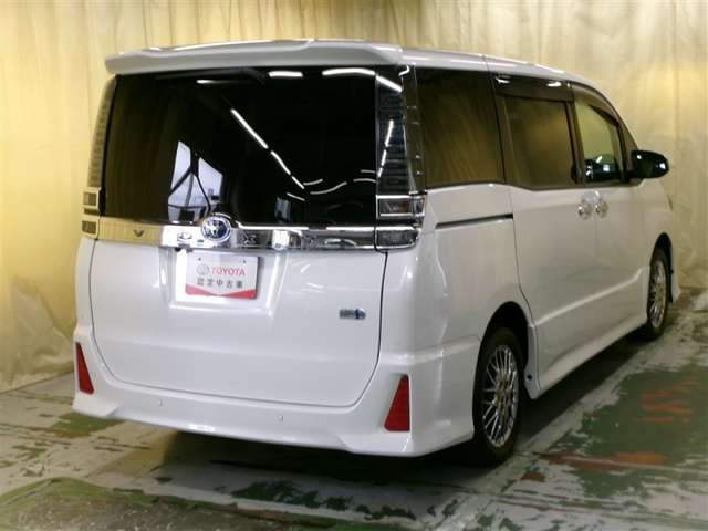 ヴォクシー1.8 ハイブリッド ZS 煌III