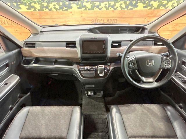 フリード1.5 ハイブリッド クロスター ホンダセンシング