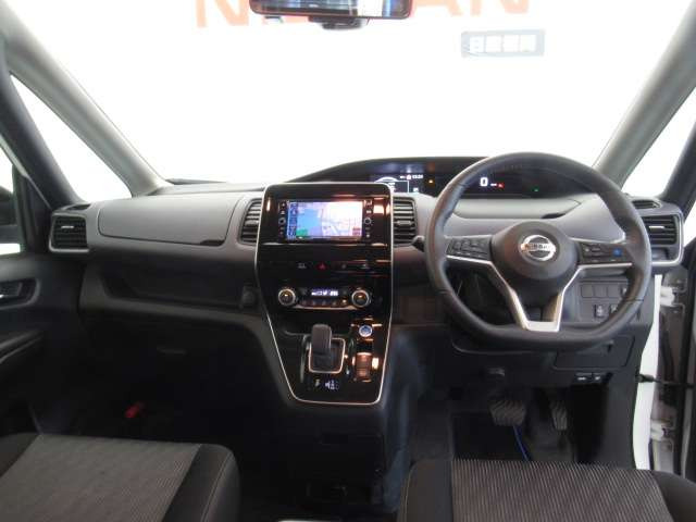 セレナ1.2 e-POWER ハイウェイスターV