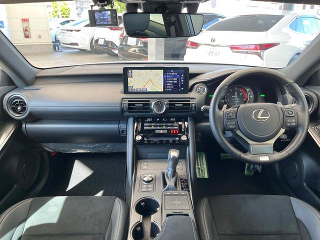 IS300h Fスポーツ モード ブラックIII