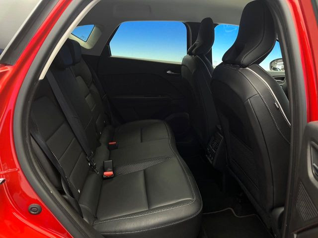 ●後部座席も気になるようなキズ・汚れやへたり等、大きなダメージはなく、良好な状態です。