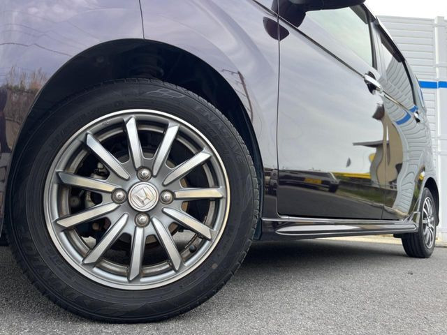�y����14�C���`�A���~�z�C�[���z�O�ςɃ}�b�`���������A���~�z�C�[���𑕒����Ă���܂��B�e��ЊO�A���~�z�C�[����A�X�^�b�h���X�^�C�����戵�����Ă���܂��B���񂲑��k����������