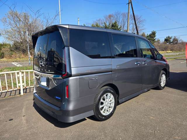 セレナ2.0 ハイウェイスターV 4WD